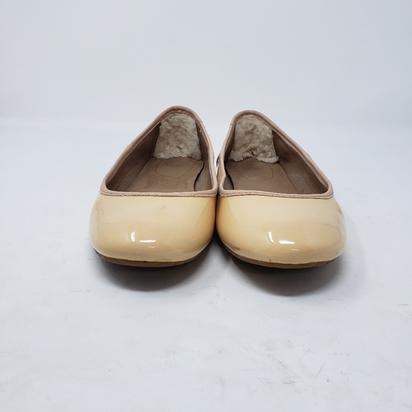 UGG Australia Antora Patent Leather in Nude Flats Size 7 - Picture 2 of 12